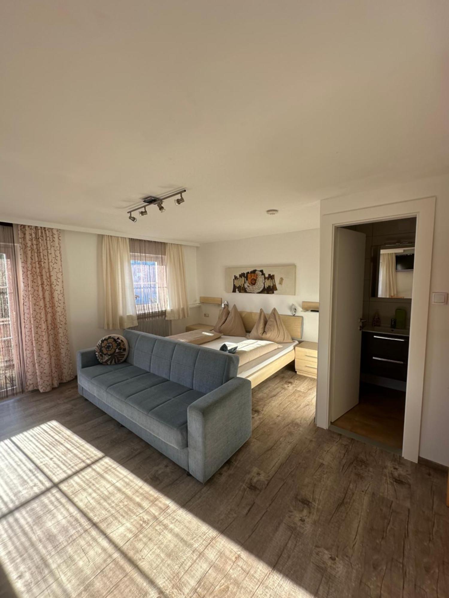 Fruehstueckspension Alpenrose Bed & Breakfast Iselsberg Exterior photo